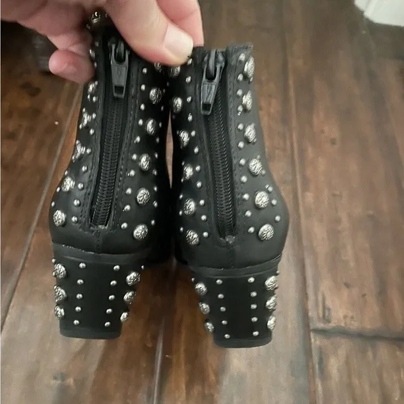 Matisse Black Orwell Ankle Boots - Picture 2 of 5